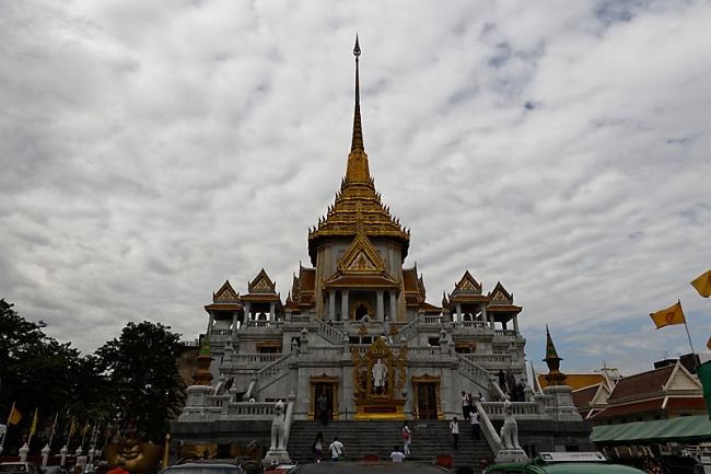 Wat Traimitr-NOV13-001